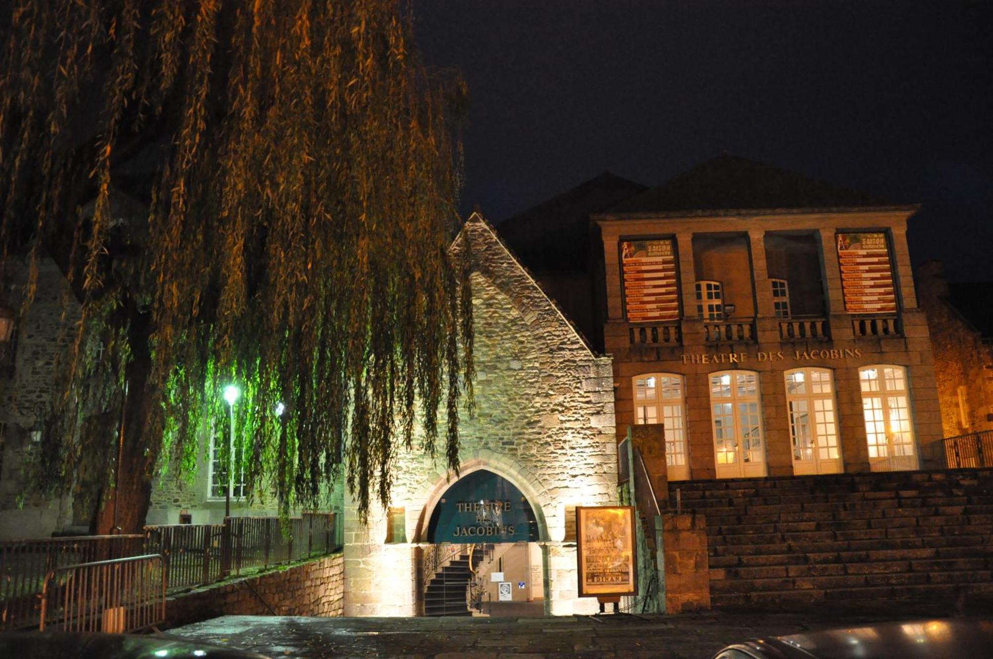 Cafe Hotel Du Theatre Dinan Dış mekan fotoğraf