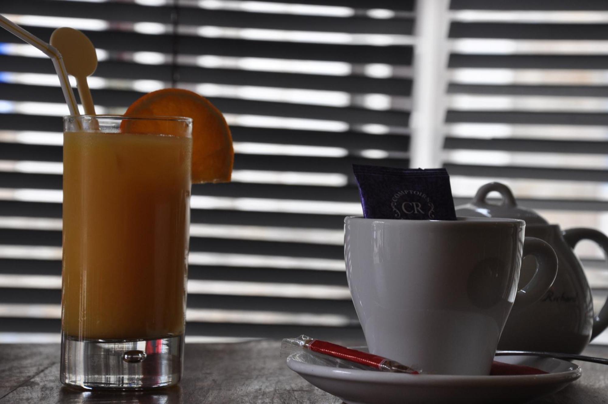 Cafe Hotel Du Theatre Dinan Dış mekan fotoğraf