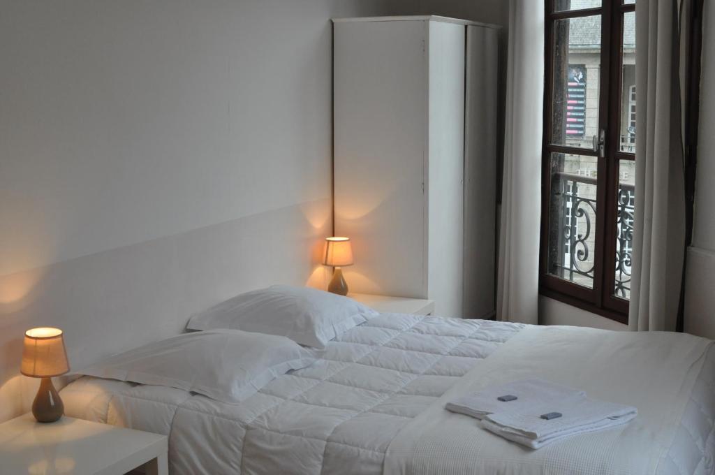 Cafe Hotel Du Theatre Dinan Dış mekan fotoğraf