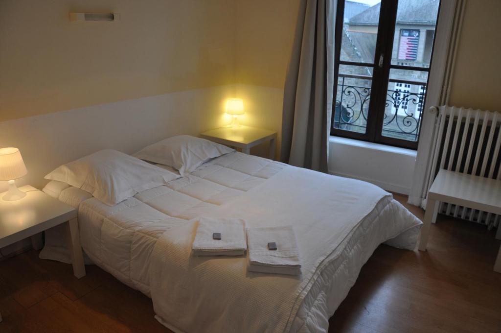 Cafe Hotel Du Theatre Dinan Dış mekan fotoğraf